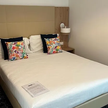 Bluripa Πανσιόν 4*